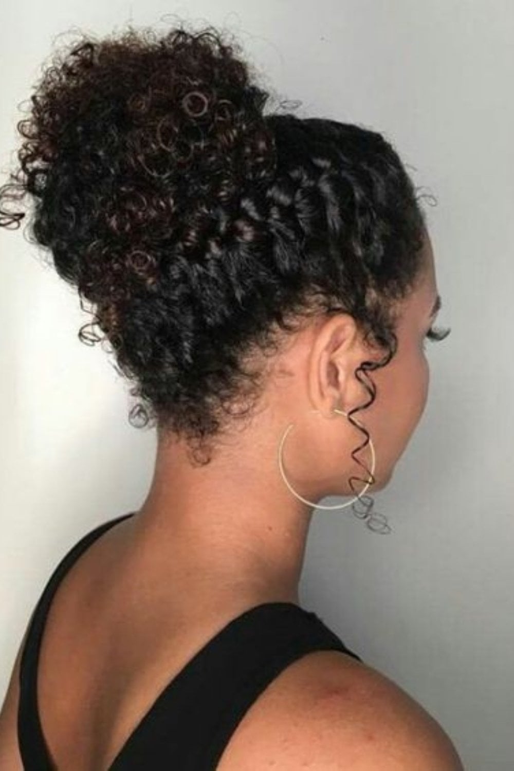 Mid-Back Voluminous Curly Dark Brown Hair Mid-Back Voluminous Curly Dark Brown Hair — Office Hairstyles