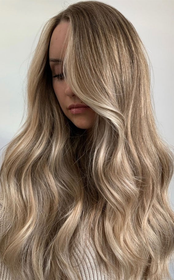 Rooted Mushroom Blonde With Curtain Bangs Rooted Mushroom Blonde With Curtain Bangs — Old Money Blonde