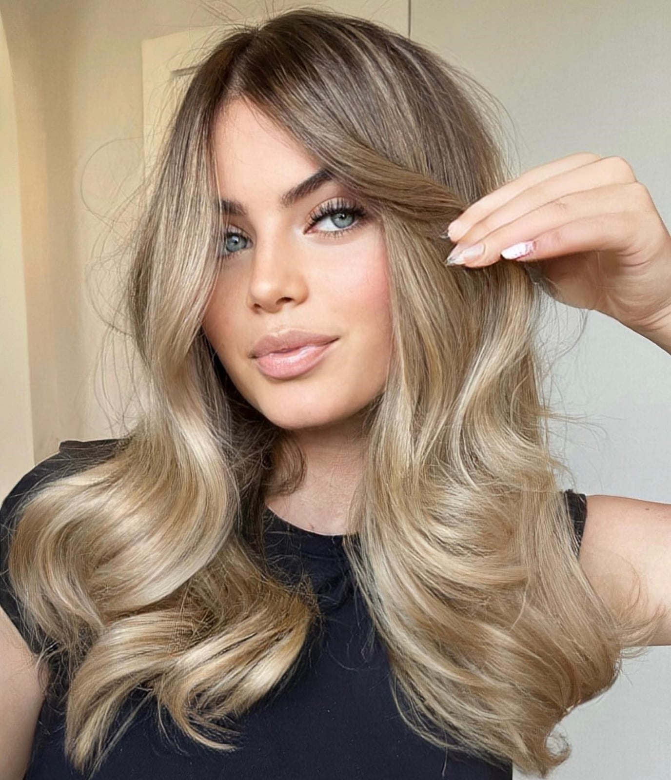 Creamy Blonde With Balayage and Loose Waves Creamy Blonde With Balayage and Loose Waves — Old Money Blonde