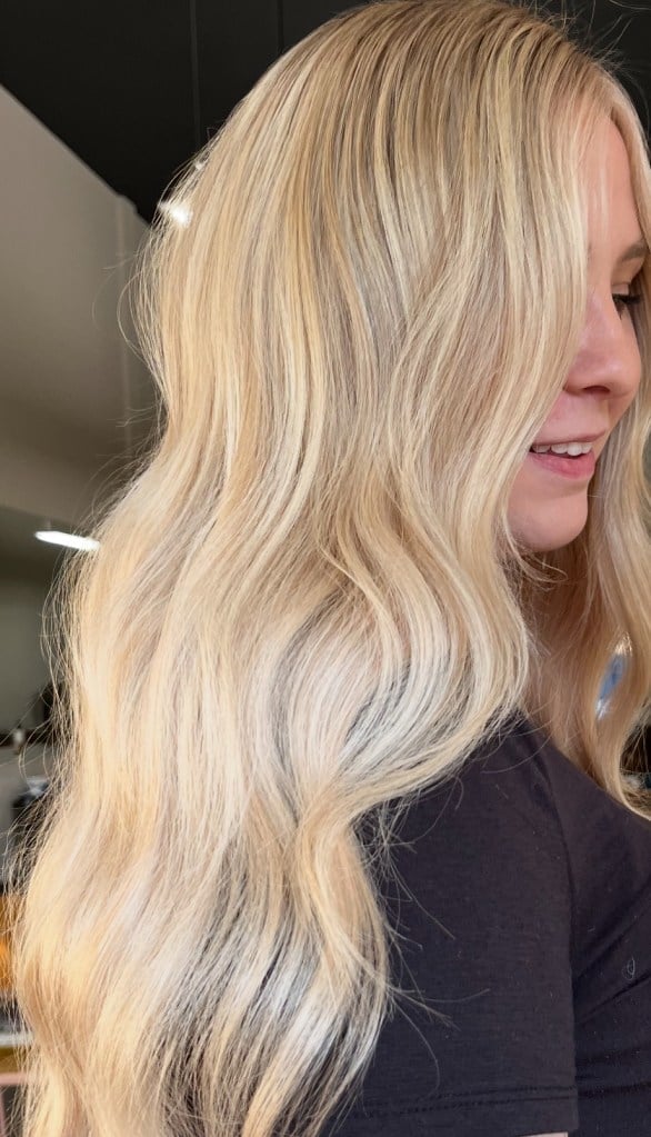 Mid-Back Golden Blonde With Layered Highlights Mid-Back Golden Blonde With Layered Highlights — Old Money Blonde
