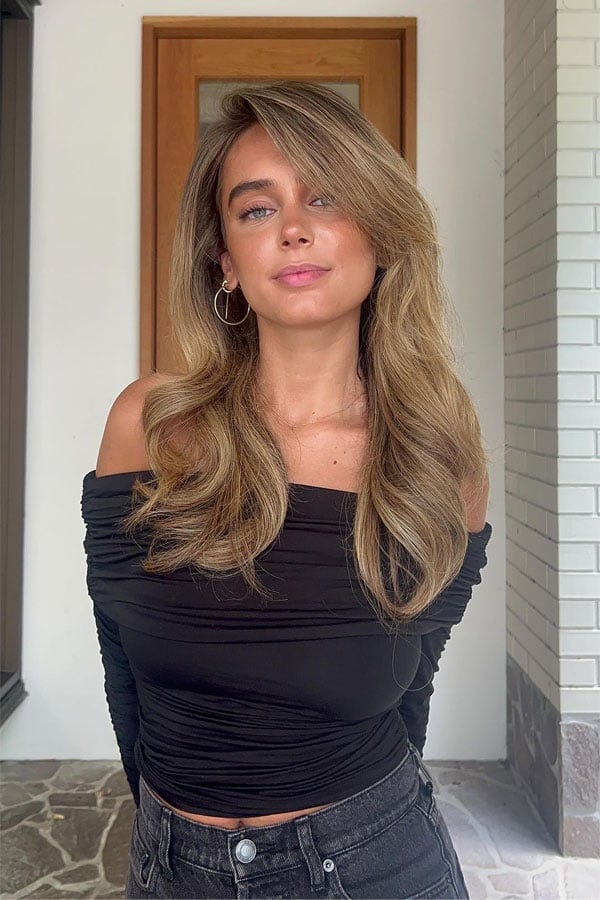 Collarbone Bronde With Side-Swept Bangs Collarbone Bronde With Side-Swept Bangs — Old Money Blonde
