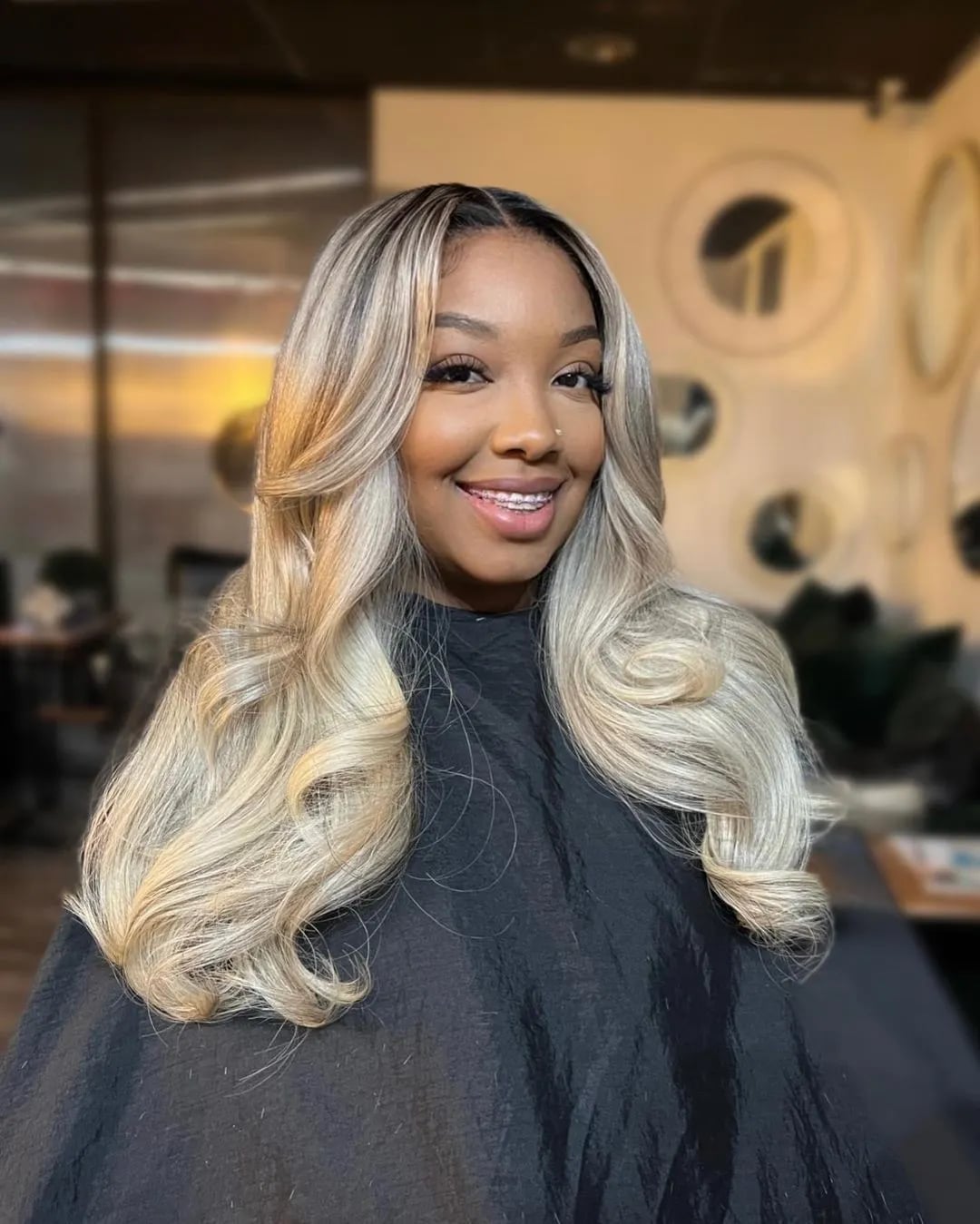 Chin Length Beige Blonde Lob With Lowlights Chin Length Beige Blonde Lob With Lowlights — Old Money Blonde