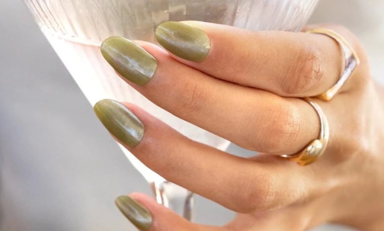 heyhae | Hey, Olive You | Semi Cured Gel Nail Wraps | Olive Green Magnetic Cat-Eye