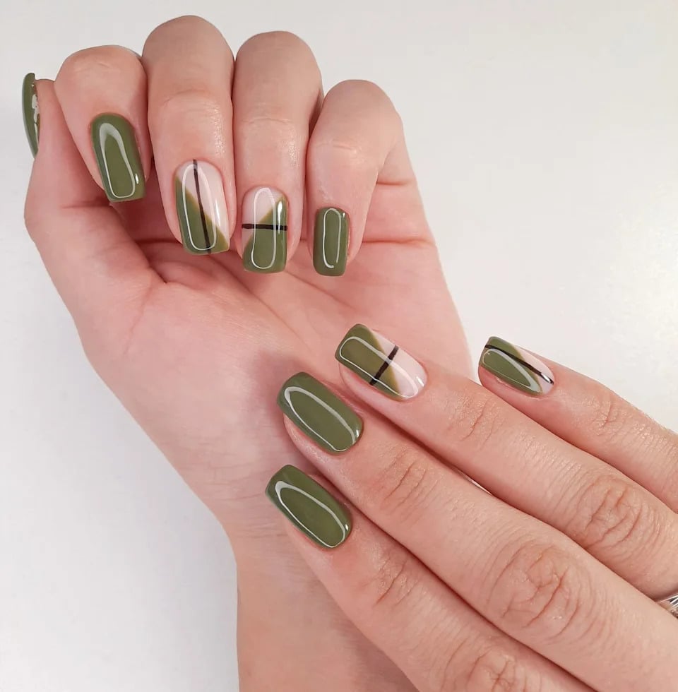 Medium Square Olive Green Minimalist Lines, оливково-зеленый — Olive Green Nails