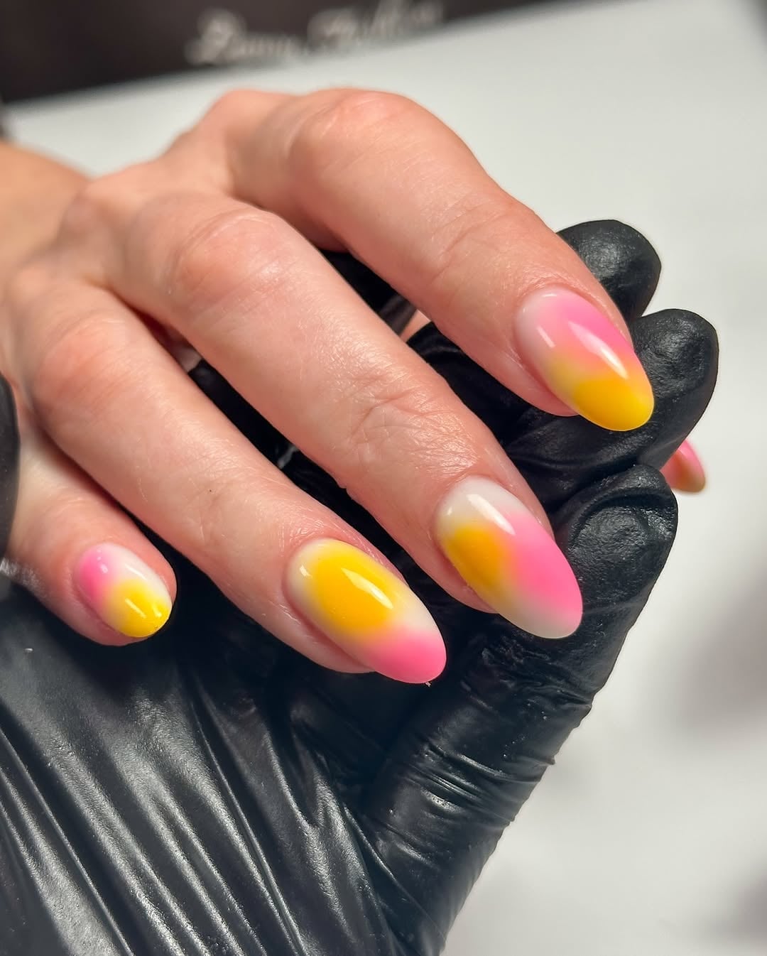 Pink Yellow White Ombré Medium Oval Nails Pink Yellow White Ombré Medium Oval Nails — Ombré Nails
