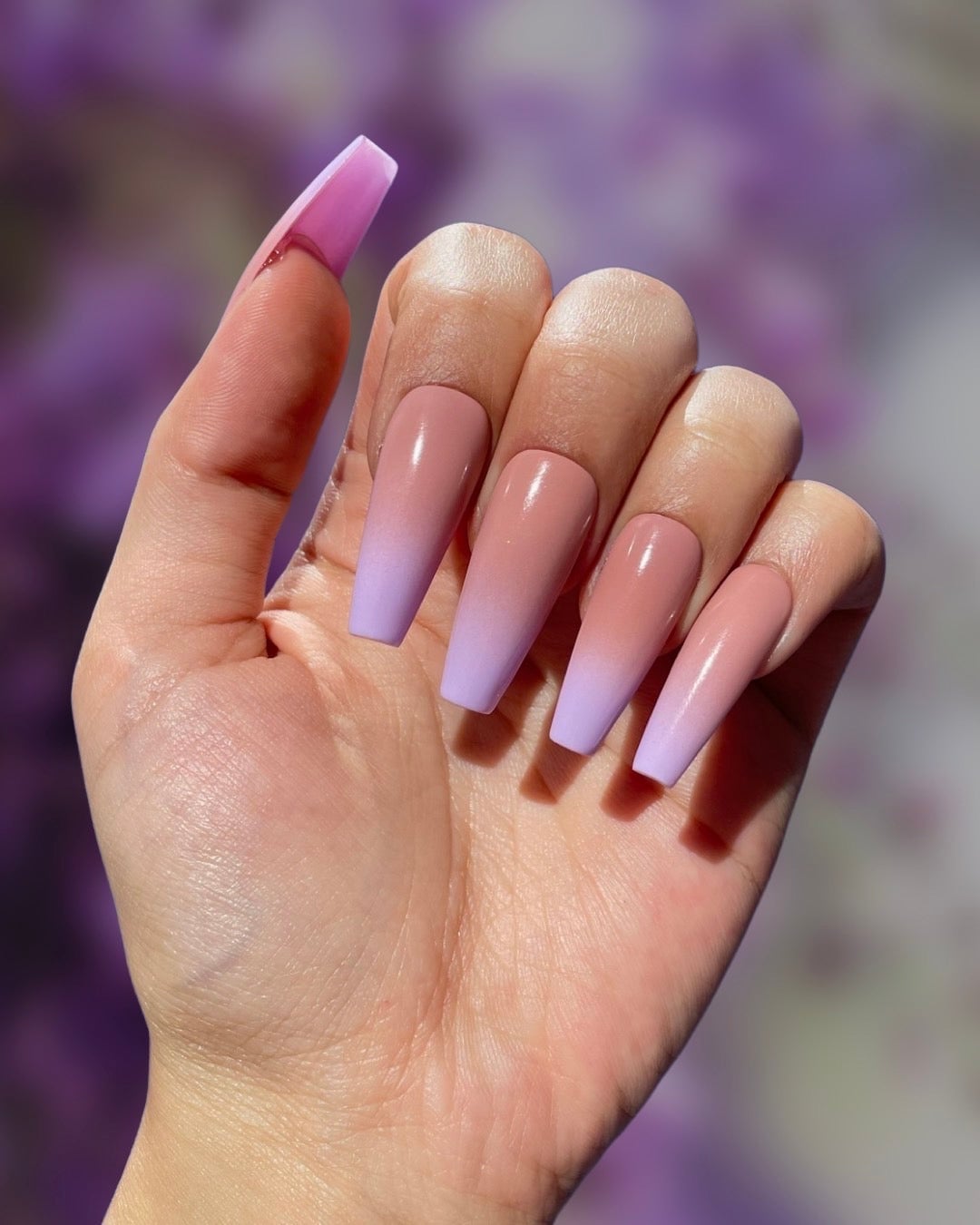 Lilac Nude Ombré Medium Almond Nails Lilac Nude Ombré Medium Almond Nails — Ombré Nails