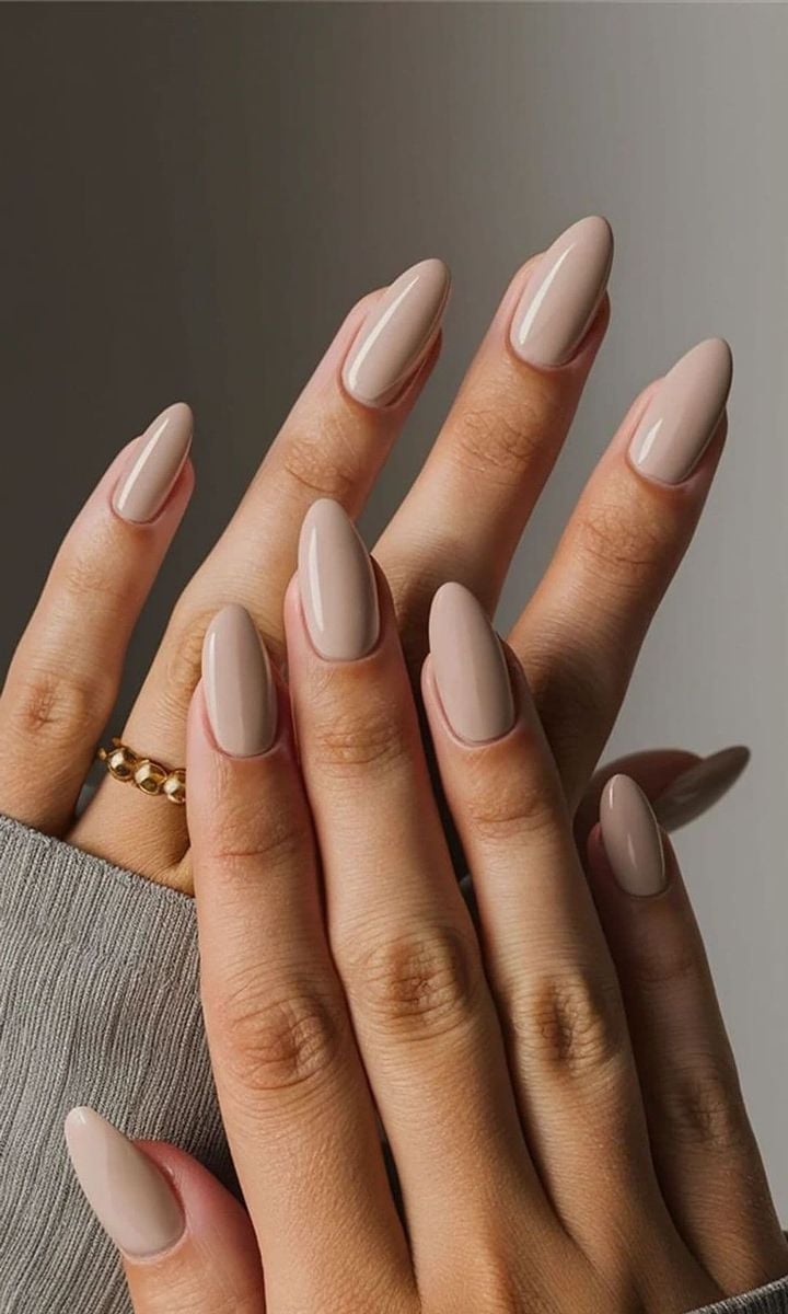 Short Oval Pastel Yellow Nails Short Oval Pastel Yellow Nails — One Color Nails
