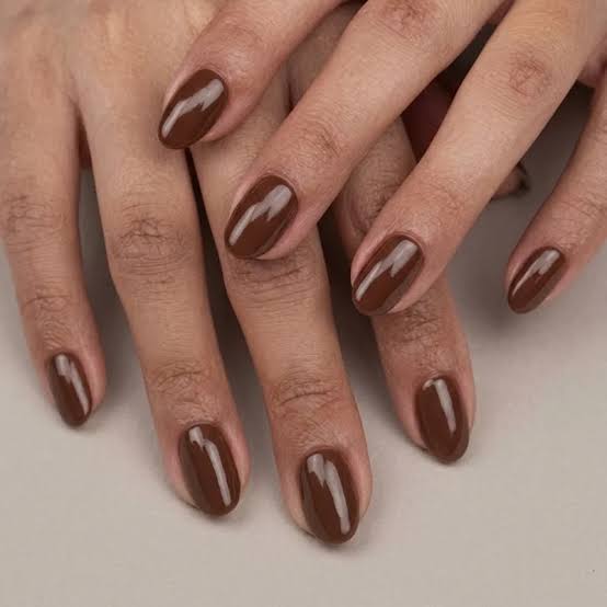 Short Oval Deep Brown Warm Undertones Nails Short Oval Deep Brown Warm Undertones Nails — One Color Nails
