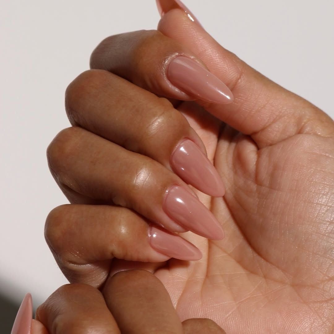 Long Stiletto Sheer Nude Pink Undertone Nails Long Stiletto Sheer Nude Pink Undertone Nails — One Color Nails