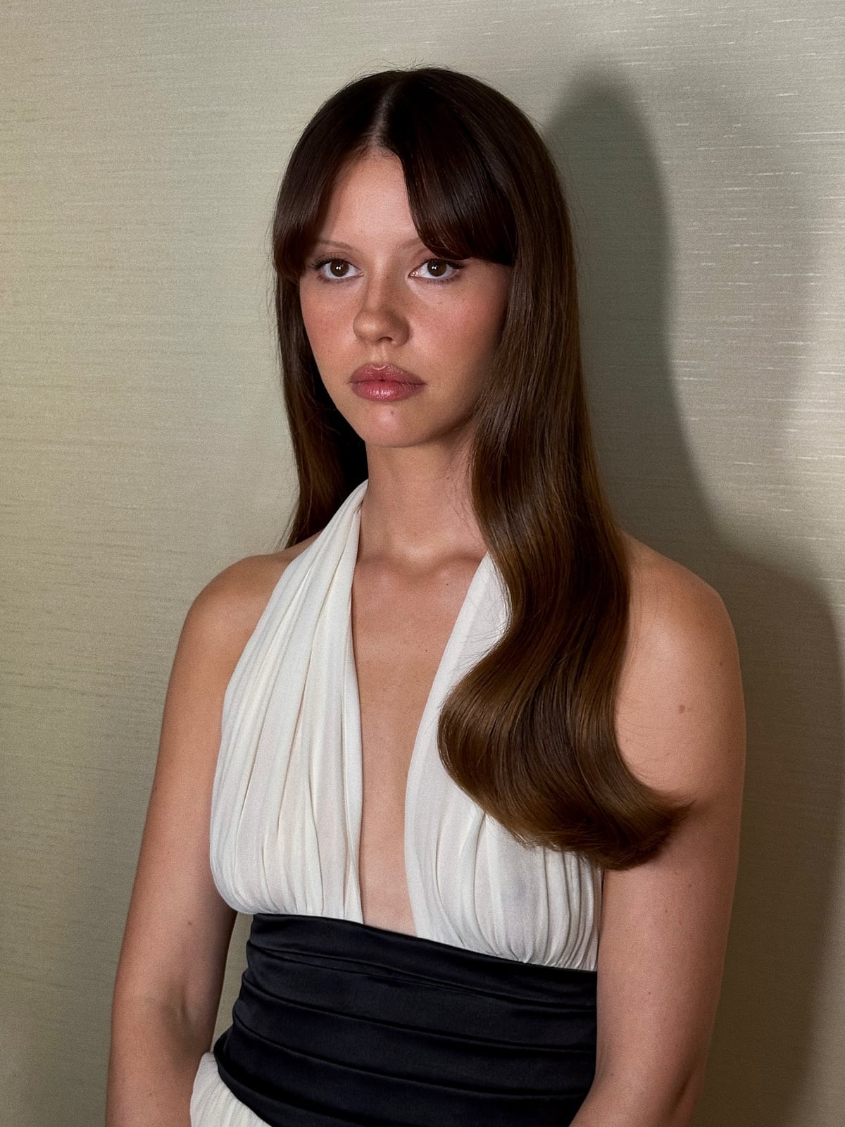 Mid-Back Medium Brown Layers With Face-Framing Bangs Mid-Back Medium Brown Layers With Face-Framing Bangs — Outfit Hair