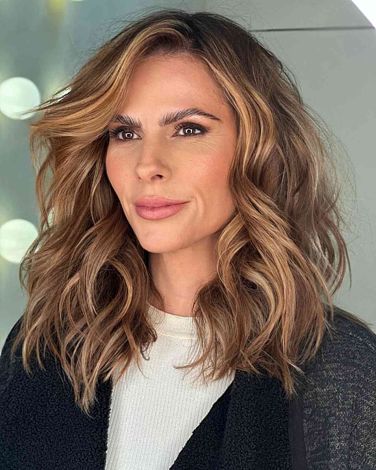 Collarbone Honey Blonde Balayage Shag Collarbone Honey Blonde Balayage Shag — Outfit Hair