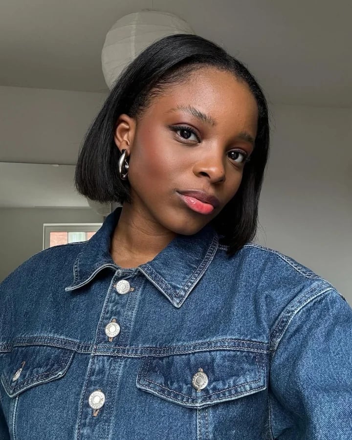 Ear Length Sleek Black Bob With Side Part Ear Length Sleek Black Bob With Side Part — Outfit Hair