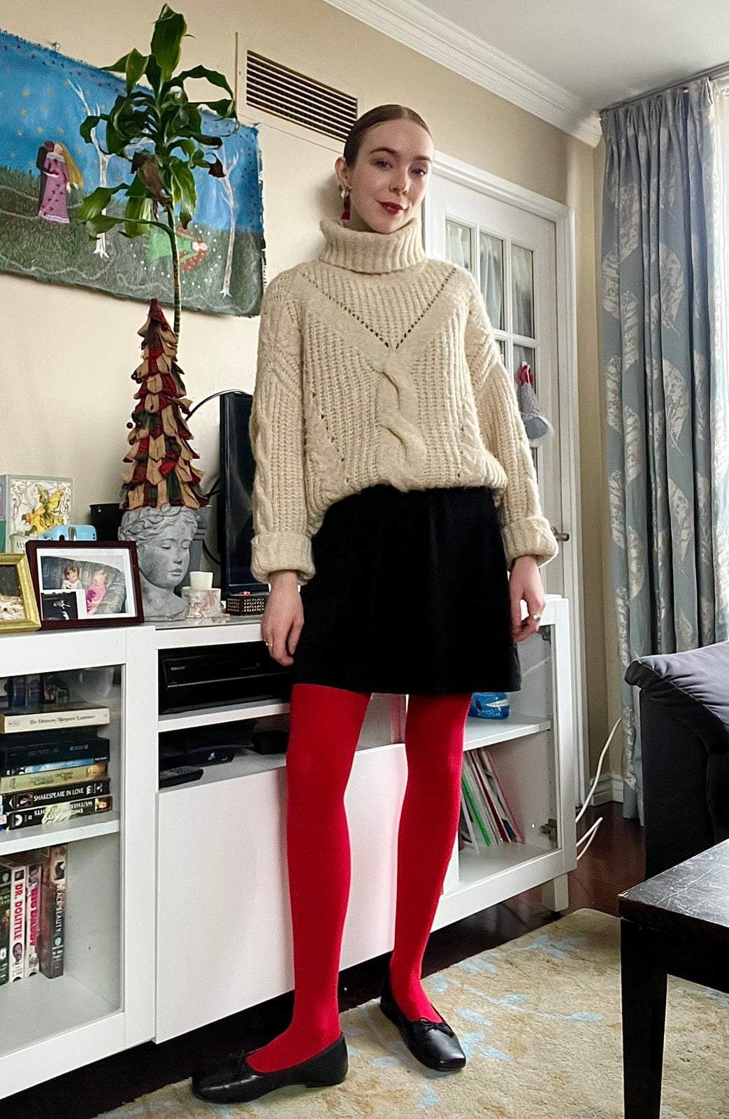 Bright Red Opaque Tights with a Cable Knit Sweater Bright Red Opaque Tights with a Cable Knit Sweater — Outfits with Tights