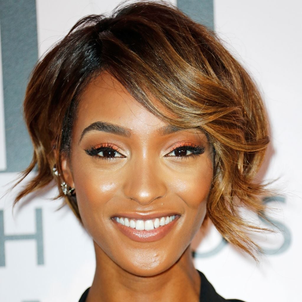 Asymmetrical Bob With Side-Swept Bangs — Oval Face Haircuts