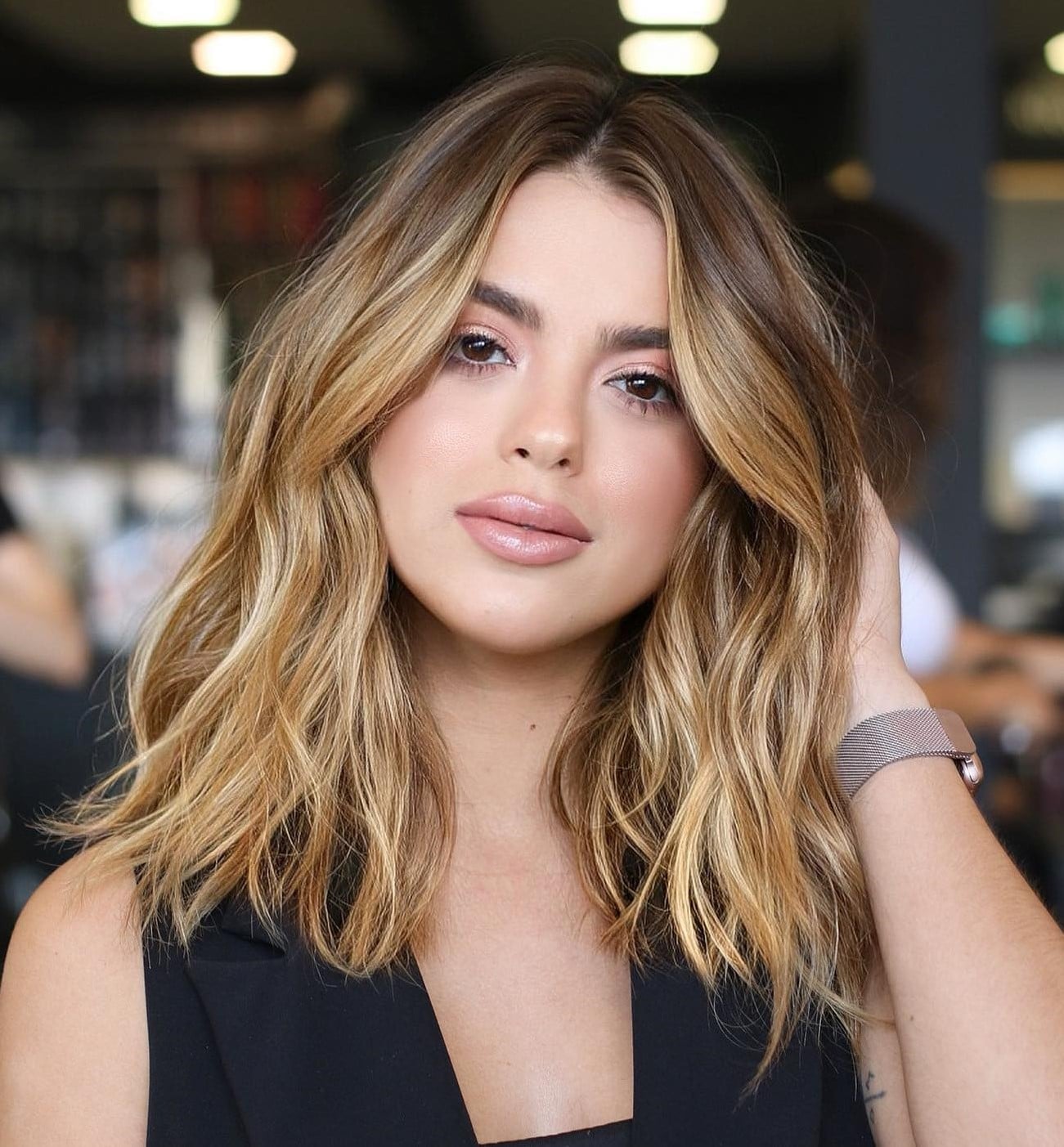 Collarbone Lob With Face-Framing Pieces — Oval Face Haircuts