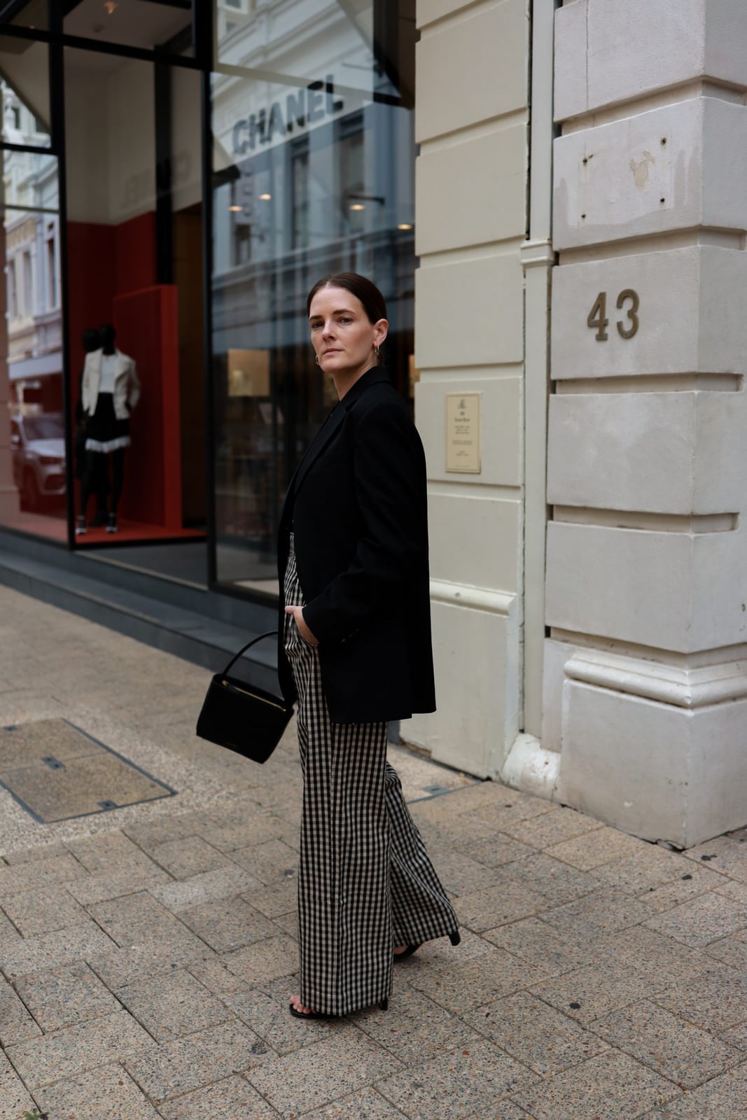 Oversized Black Blazer with Gingham Wide-Leg Pants — Oversize Outfits