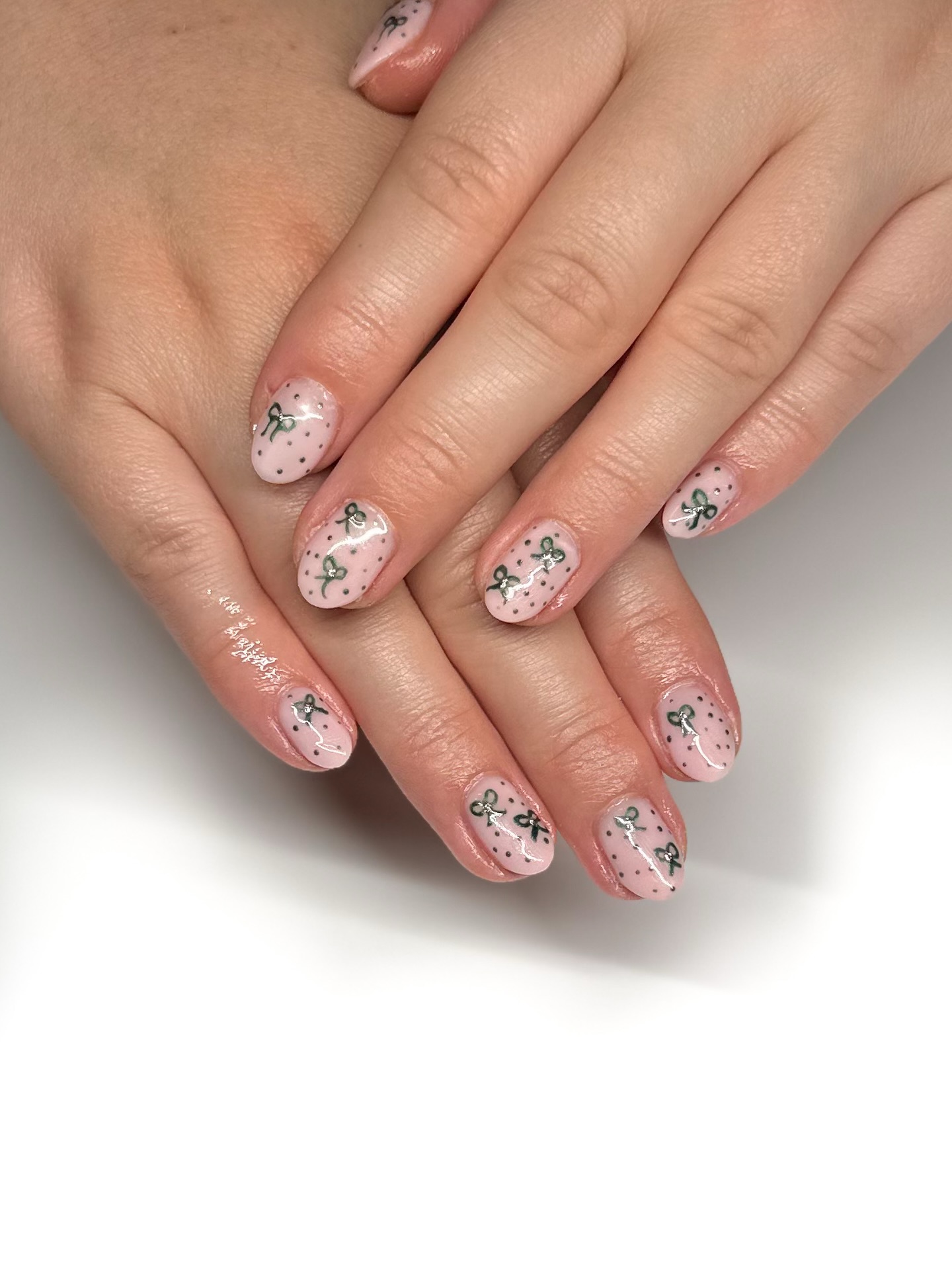 Pale Pink Bows and Dots Short Oval Nails
