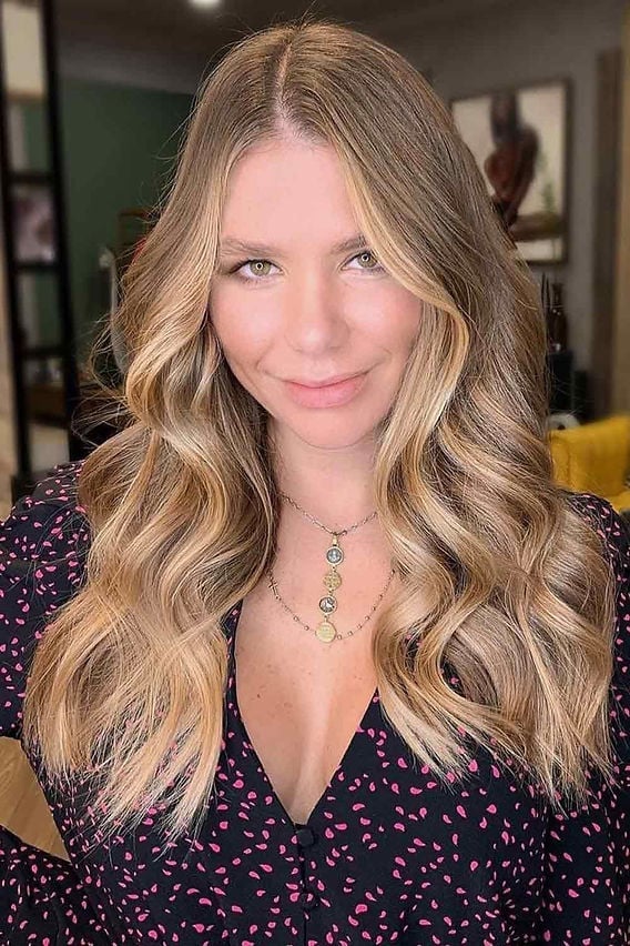 Blonde Balayage On Light Brown Collarbone Lob — Partial Highlights