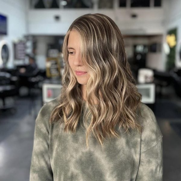 Ash Blonde Highlights On Dark Blonde Base, Wavy — Partial Highlights
