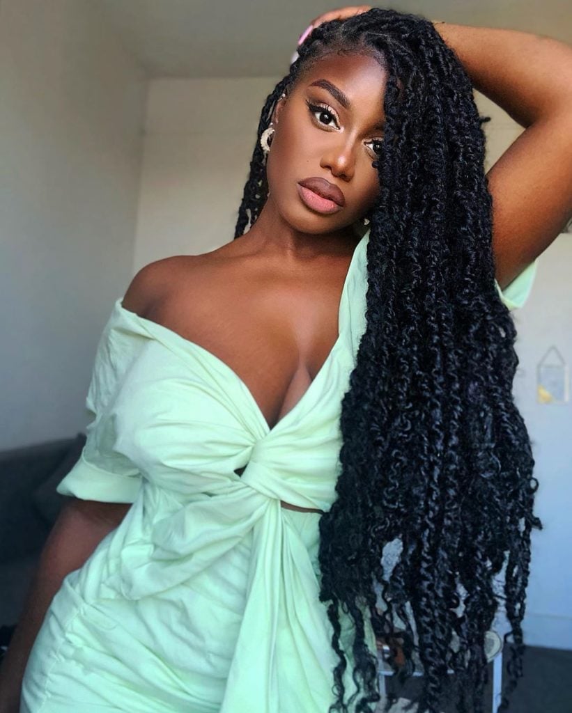 Voluminous Black Passion Twists With Wavy Texture Voluminous Black Passion Twists With Wavy Texture — Passion Twists Hairstyles