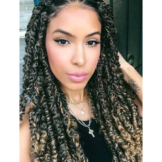 Detailed Dark Brown And Blonde Passion Twists Detailed Dark Brown And Blonde Passion Twists — Passion Twists Hairstyles