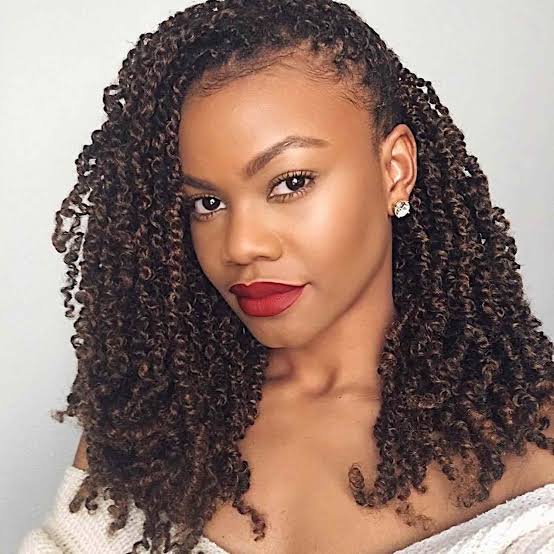 Collarbone Passion Twists With Lighter Brown Highlights Collarbone Passion Twists With Lighter Brown Highlights — Passion Twists Hairstyles