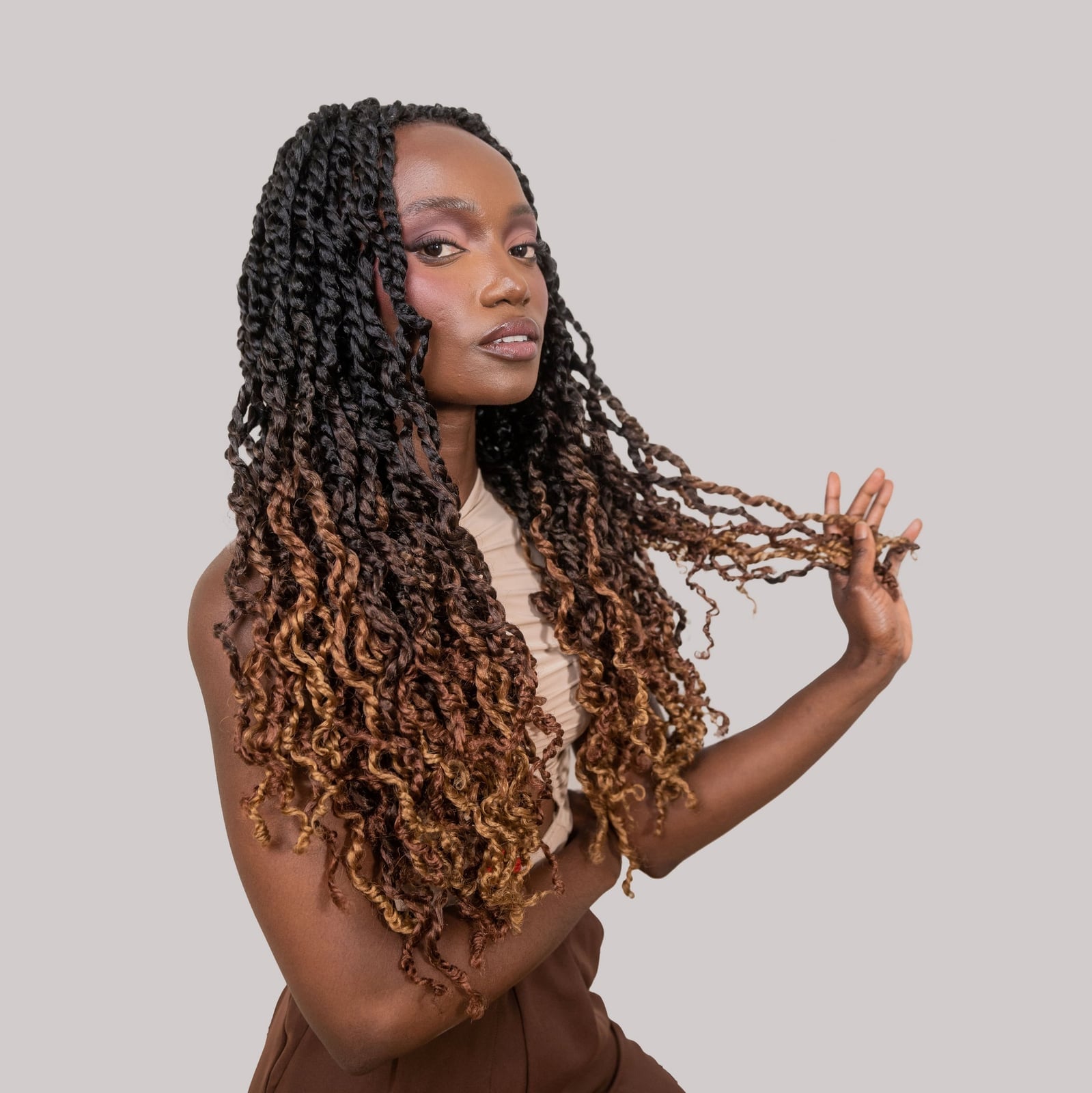 Collarbone Curly Passion Twists Black To Brown Ombre Collarbone Curly Passion Twists Black To Brown Ombre — Passion Twists Hairstyles