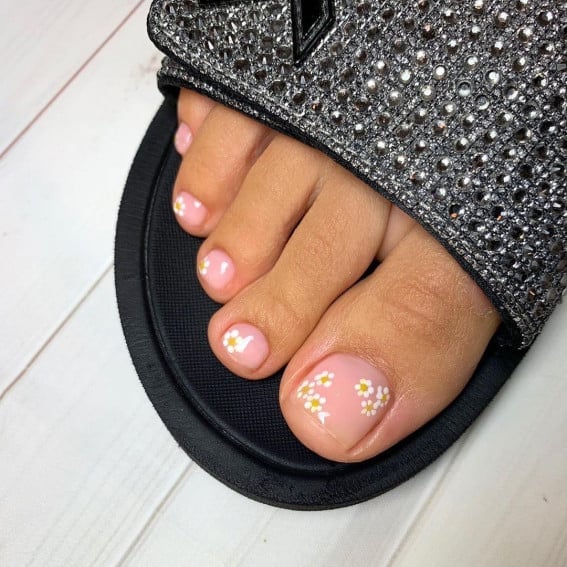 Pale Pink Floral Art Short Square Pedicure Pale Pink Floral Art Short Square Pedicure — Pedicure Nails