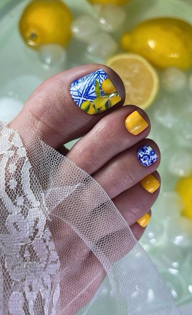 Yellow Mediterranean Tile Art Short Square Pedicure Yellow Mediterranean Tile Art Short Square Pedicure — Pedicure Nails