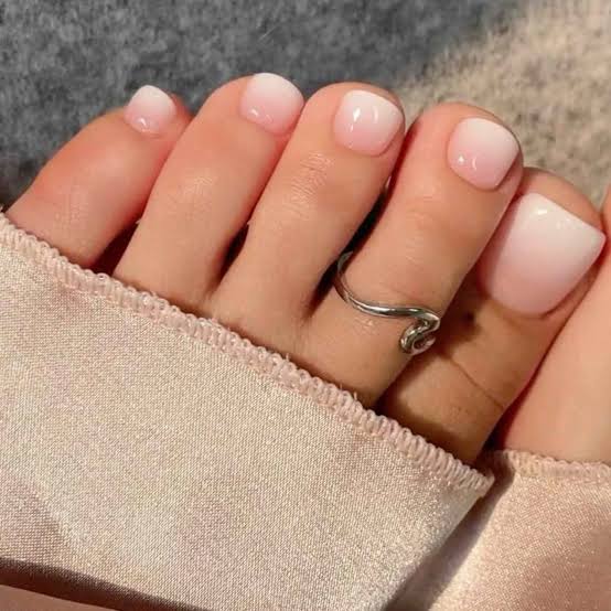 White Pink Ombre Short Square Pedicure White Pink Ombre Short Square Pedicure — Pedicure Nails