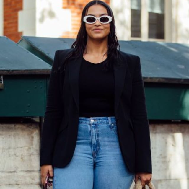 Black Blazer with Blue Jeans and Black T-Shirt — Photo Outfit