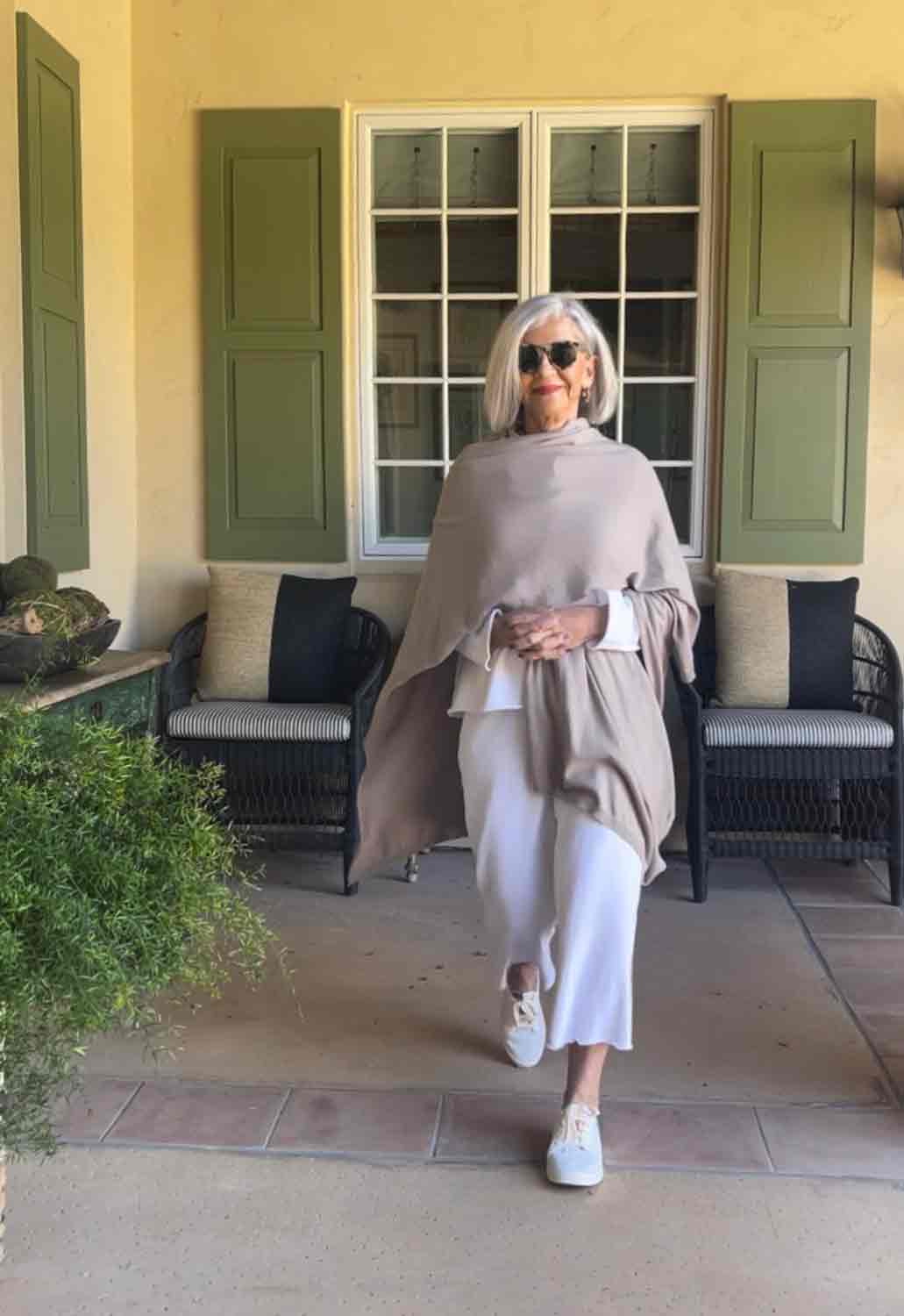 White Cropped Pants with Taupe Wrap — Photo Outfit
