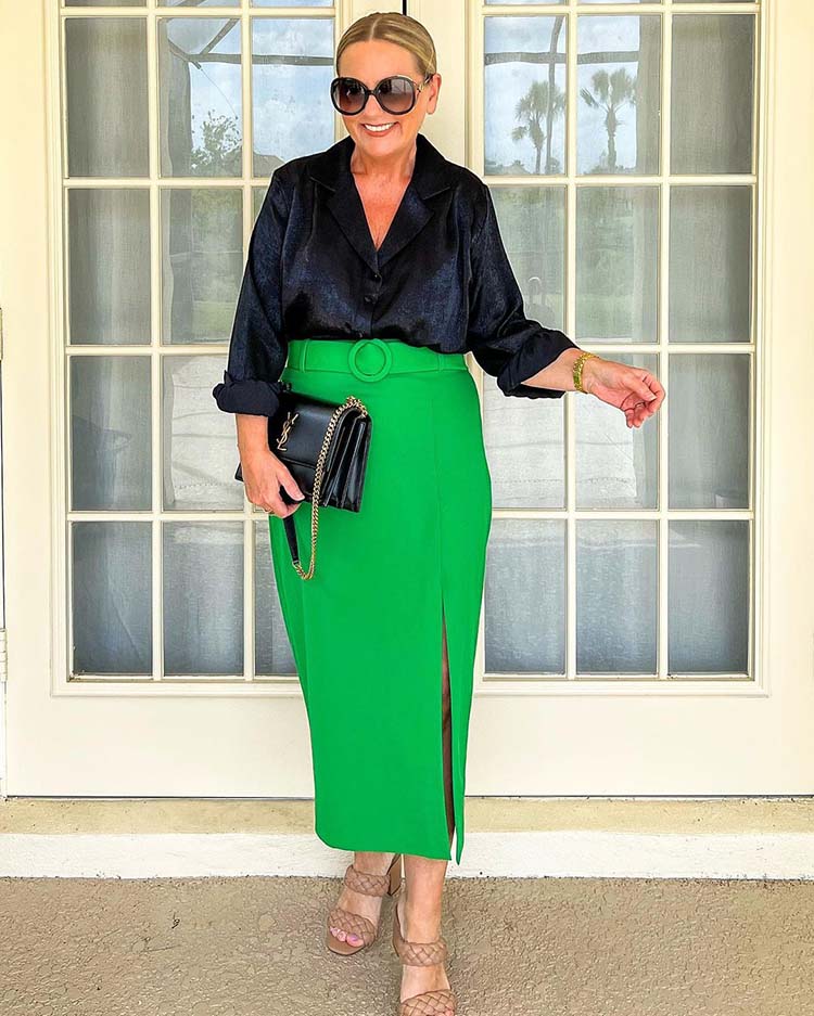 Satin Shirt with Bright Green Pencil Skirt — Photo Outfit