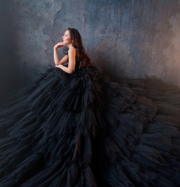 Voluminous Black Tulle Dress with Ruffled Skirt — Photoshoot Dress