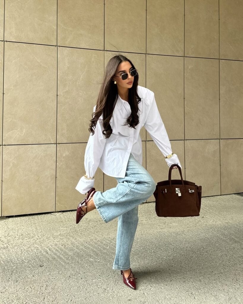 Oversized White Shirt with Light Blue Jeans Oversized White Shirt with Light Blue Jeans — Photoshoot Outfits