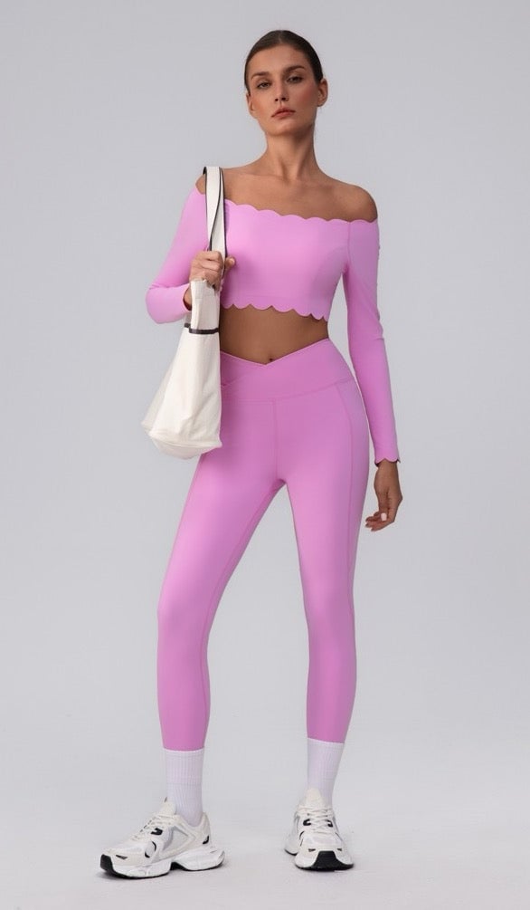 Pink Scalloped Top and Leggings With Tote Pink Scalloped Top and Leggings With Tote — Pink Leggings Outfit