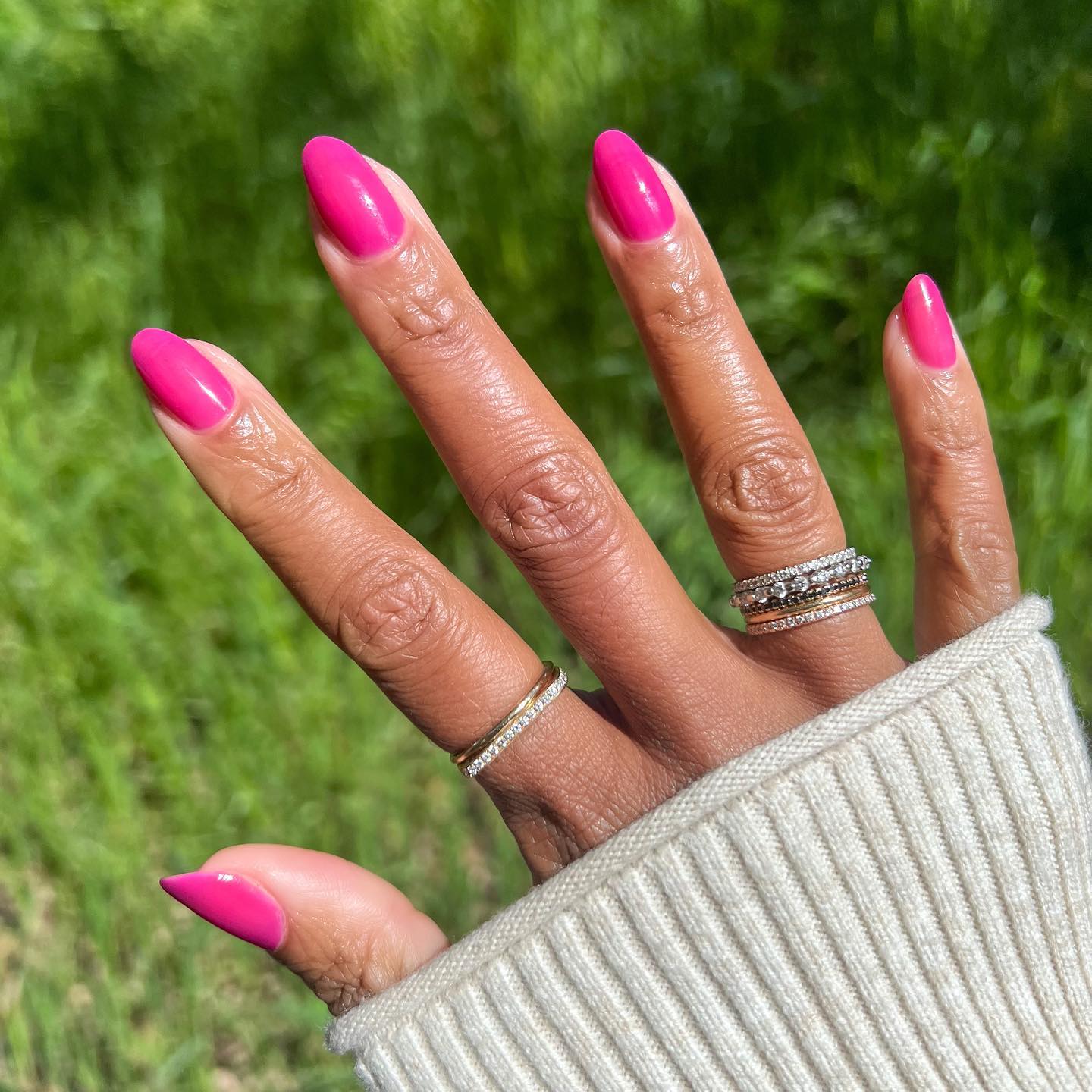 Medium Sharp Almond Nails In Fuchsia — Pink Nail Colors