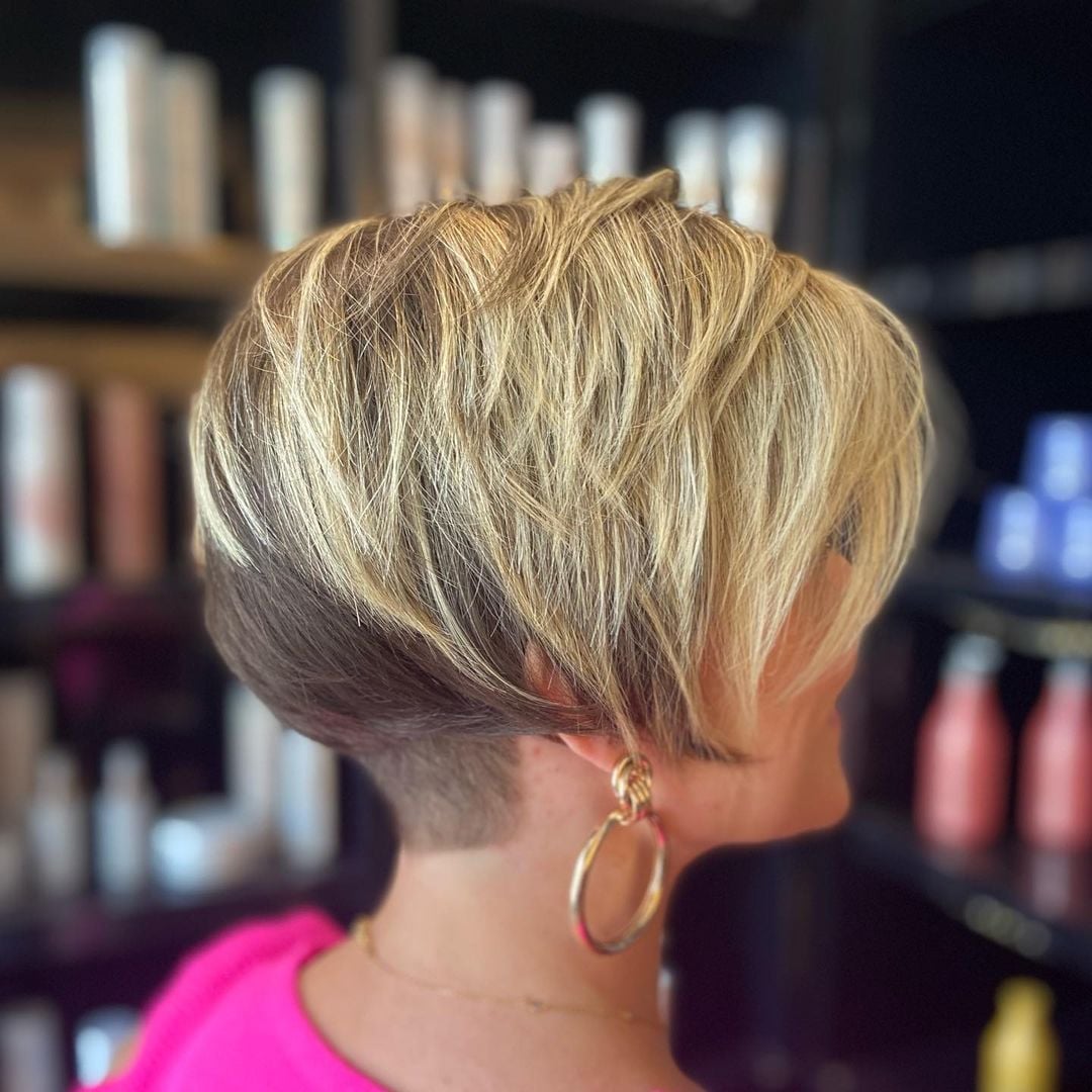 Voluminous Blonde Pixie Bob With Dark Roots