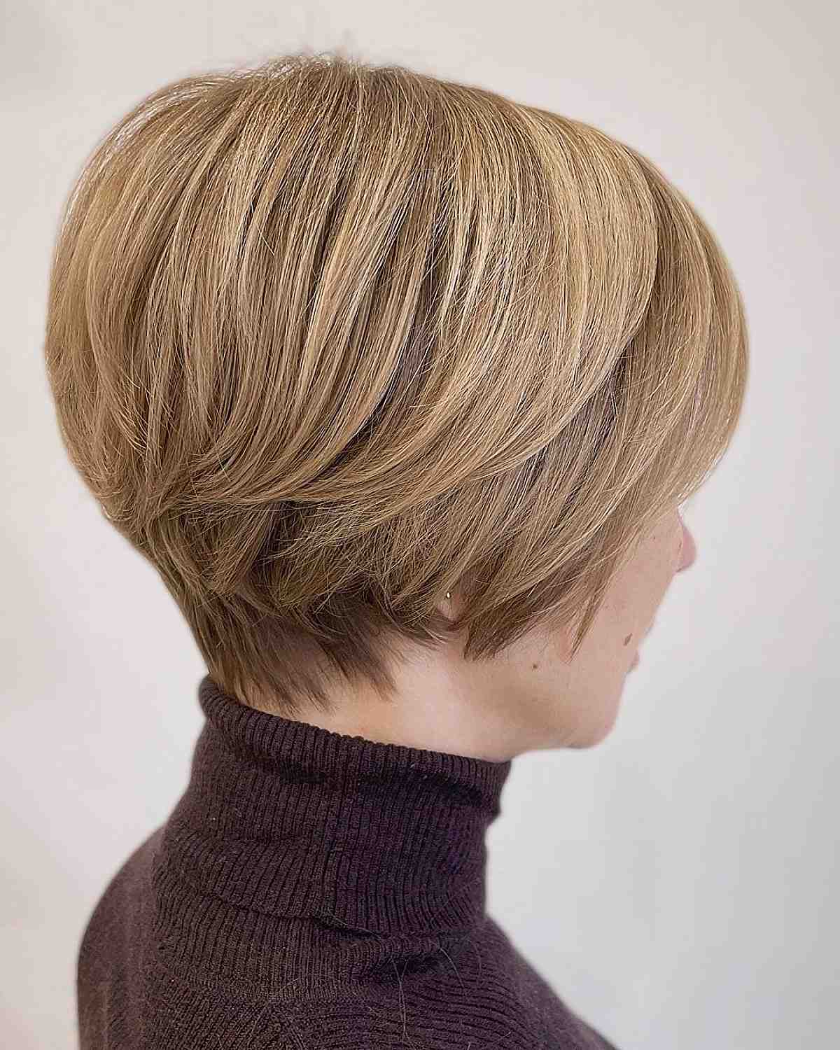 Ash Blonde Stacked Bob With Layers, The Length Ends At The Collarbone — Pixie Bob