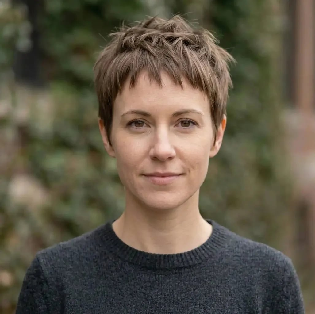 Copper Wavy Pixie With Choppy Fringe Copper Wavy Pixie With Choppy Fringe — Pixie Cut