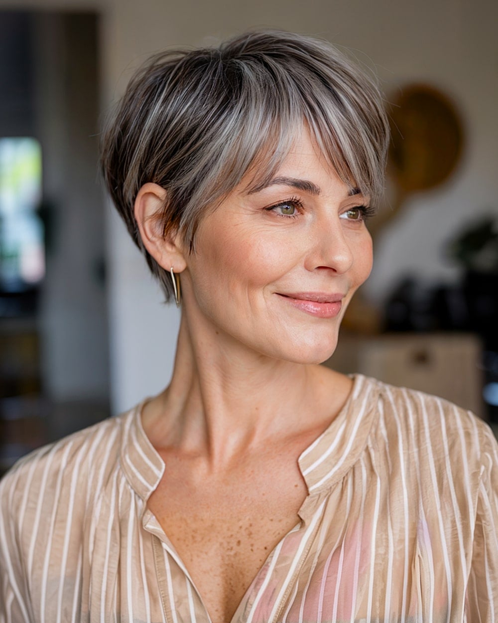 Layered Gray Pixie With Blonde Highlights Layered Gray Pixie With Blonde Highlights — Pixie Cut