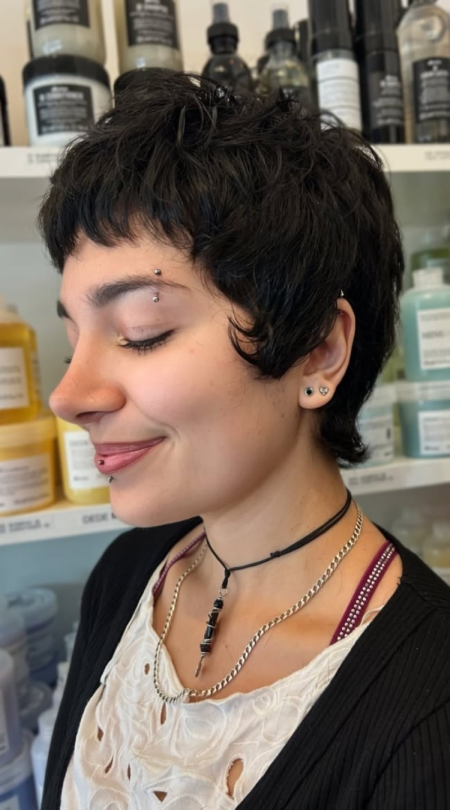 Messy Jet Black Pixie With Choppy Layers Messy Jet Black Pixie With Choppy Layers — Pixie Cut Hairstyles