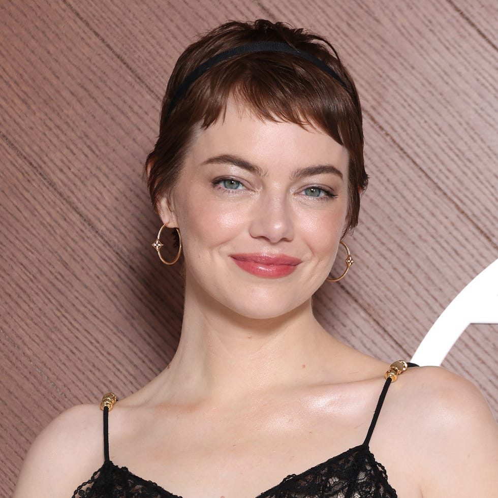 Silver Blonde Pixie With Side-Swept Fringe — Pixie Haircuts