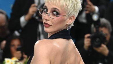Colorist Anthony Vincent Shares the Exact Formula He Used to Achieve Emma Chamberlain's Platinum Blonde Pixie at the 2025 Met Gala