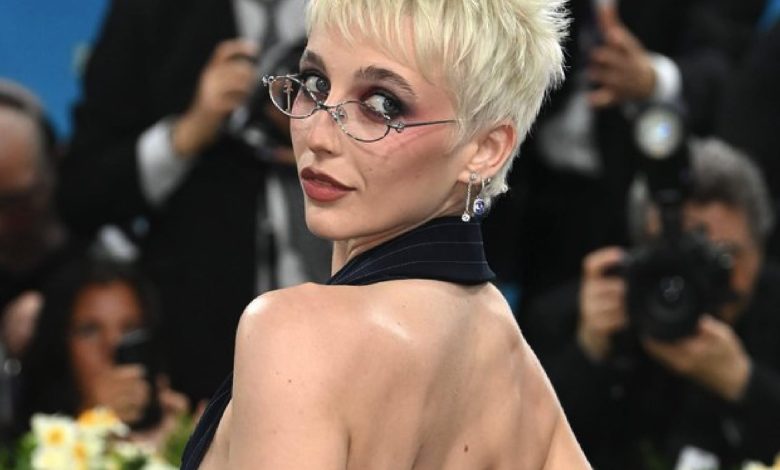 Colorist Anthony Vincent Shares the Exact Formula He Used to Achieve Emma Chamberlain's Platinum Blonde Pixie at the 2025 Met Gala