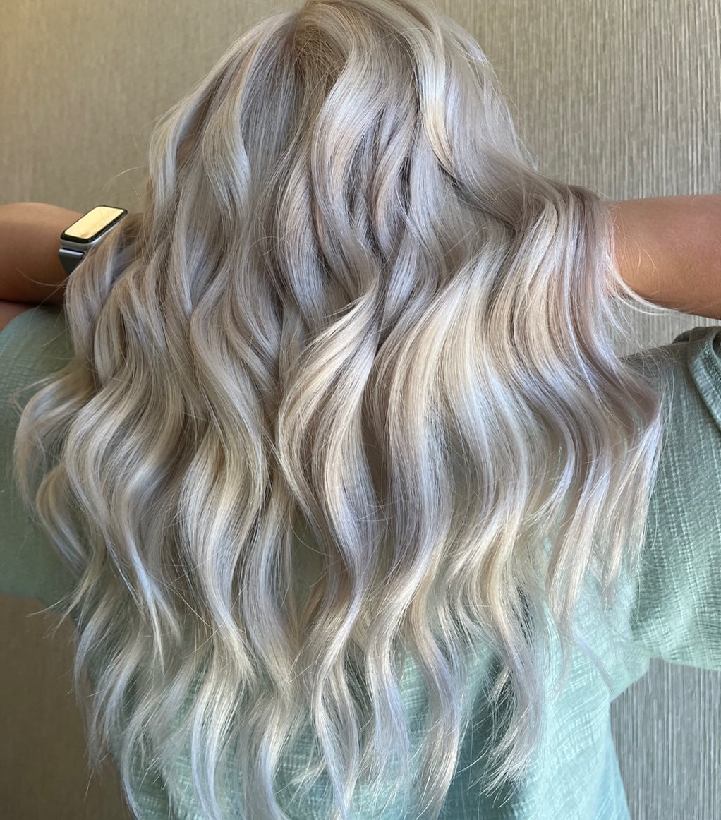 Dimensional Platinum Blonde With Lived-In Highlights Dimensional Platinum Blonde With Lived-In Highlights