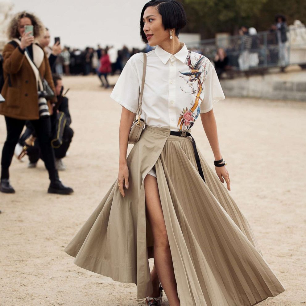 Gold Metallic Pleated Midi Skirt with Navy T-Shirt — Pleated Skirt Outfits
