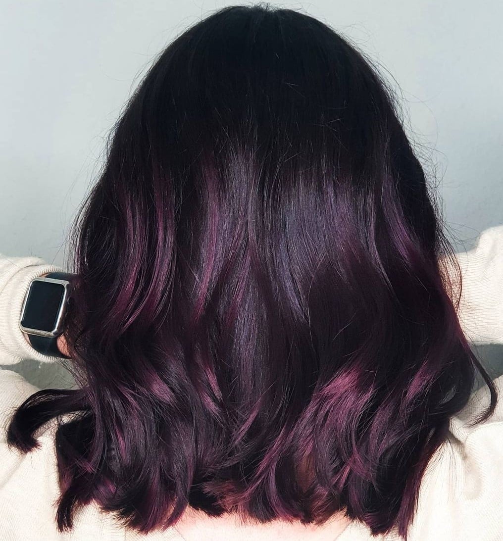 Collarbone Lob Rich Plum Highlights Collarbone Lob Rich Plum Highlights — Plum Hair Color