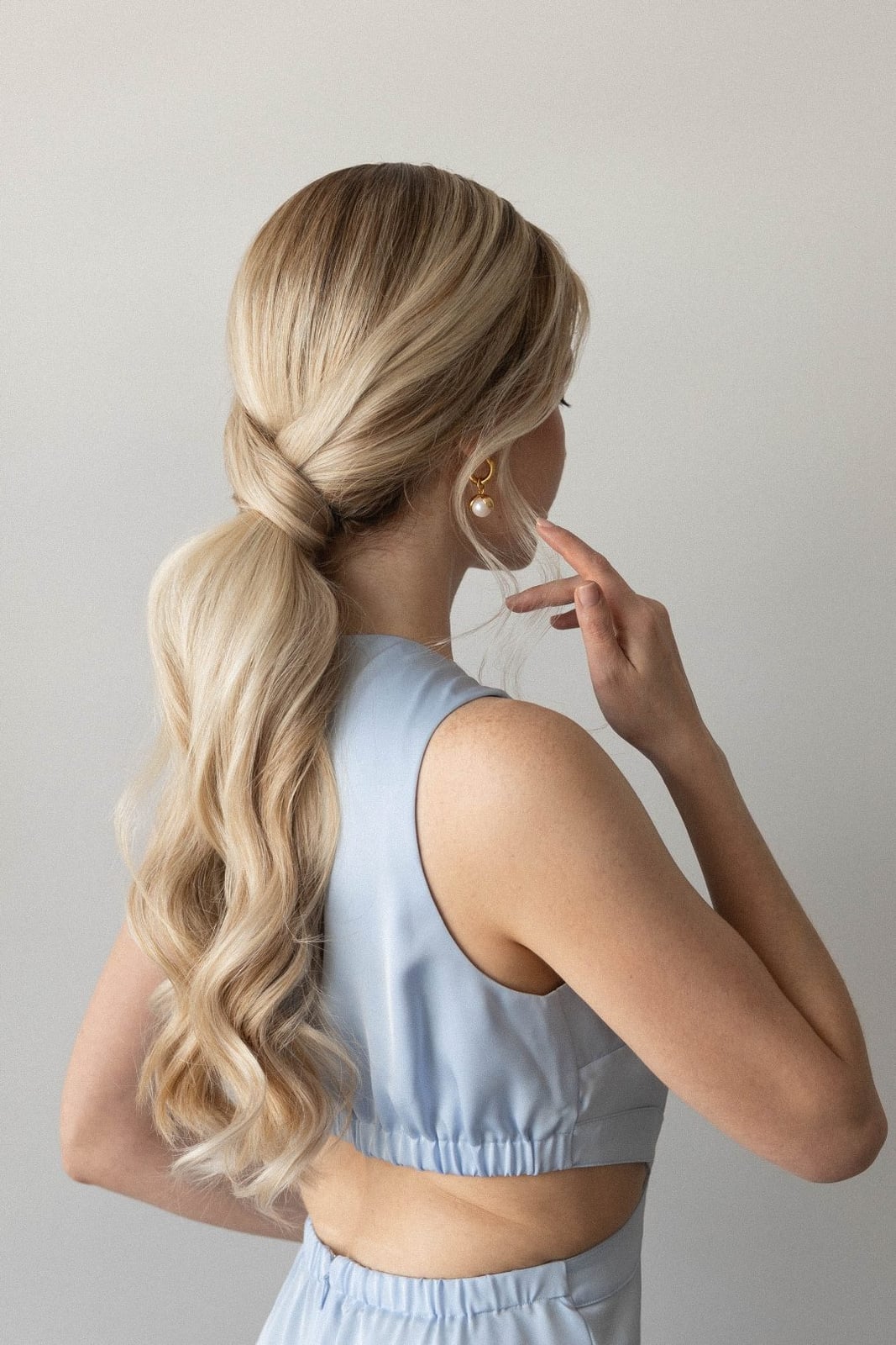 Twisted Base Blonde Mid-Back Ponytail Twisted Base Blonde Mid-Back Ponytail — Pony Hairstyles