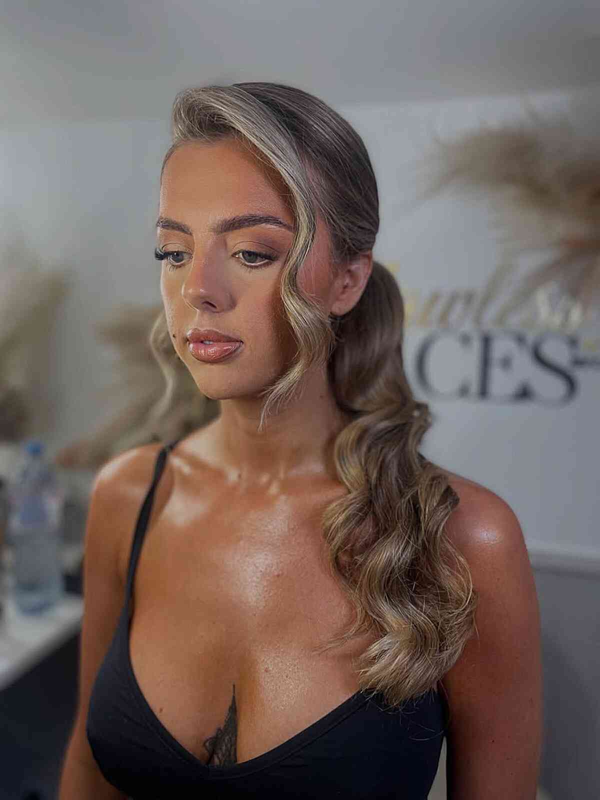 Loose Ash Blonde Side Ponytail Loose Ash Blonde Side Ponytail — Pony Hairstyles